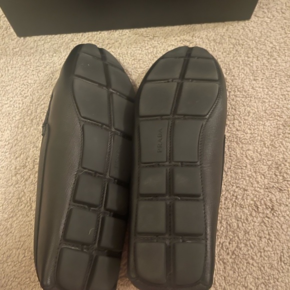 Black Prada loader - Picture 5 of 6